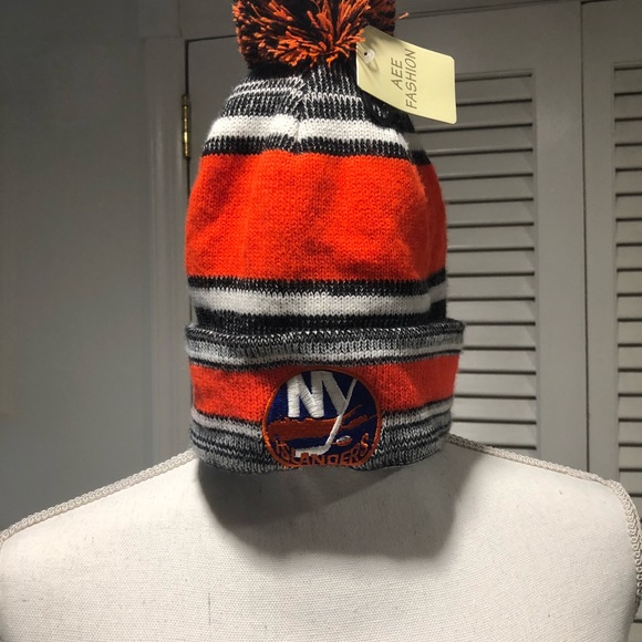 NHL Accessories - NEW YORK ISLANDERS POMPOM BEANIE HAT NHL Accessories - NEW YORK ISLANDERS POMPOM BEANIE HAT